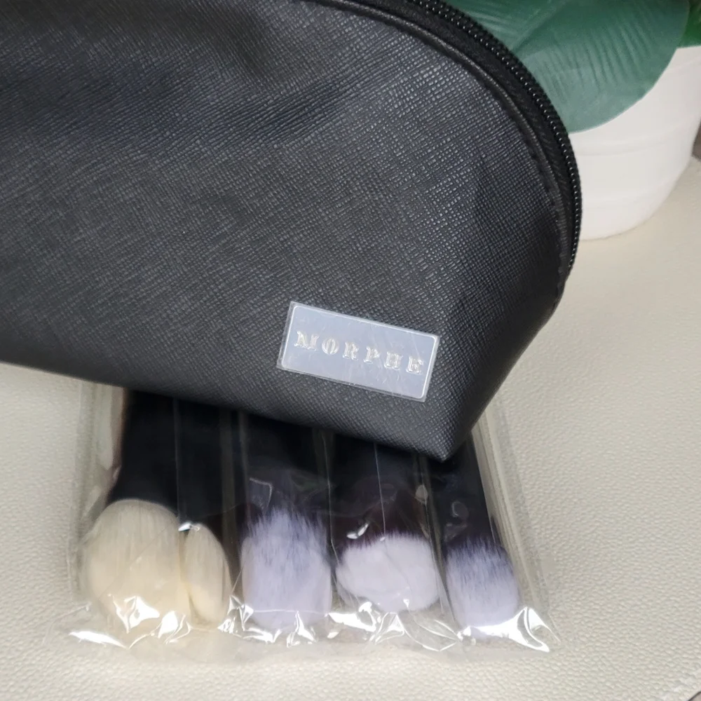 Morphe Brushes - Face the Beat Black Cosmetic Pouch & 5 Piece Set